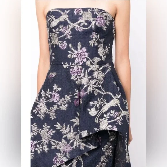 MARCHESA***Gilded Cloque-Effect Strapless Gown***US 8***$1095 - Picture 6 of 9